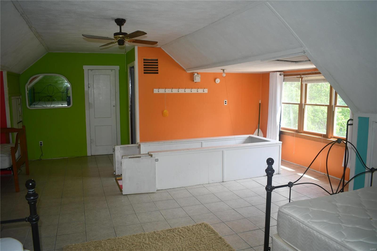 Farmington, Missouri 63640, United States, 2 Bedrooms Bedrooms, ,2 BathroomsBathrooms,Residential,Pending,56657