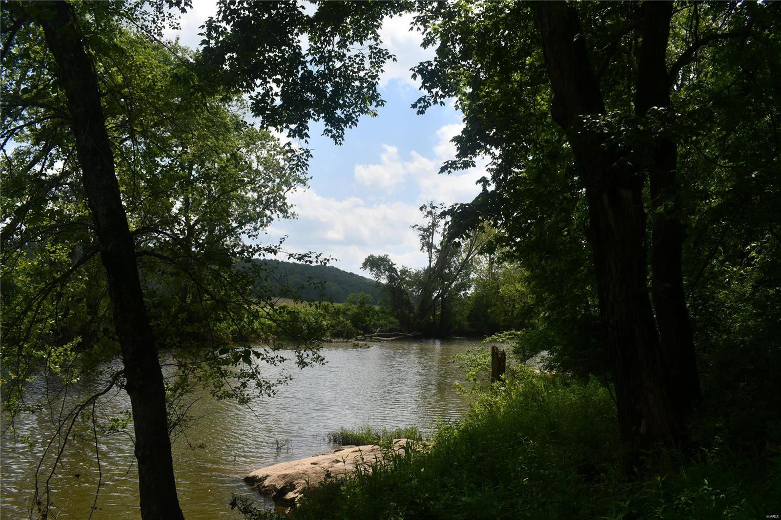 Farmington, Missouri 63640, United States, 2 Bedrooms Bedrooms, ,2 BathroomsBathrooms,Residential,Pending,56657