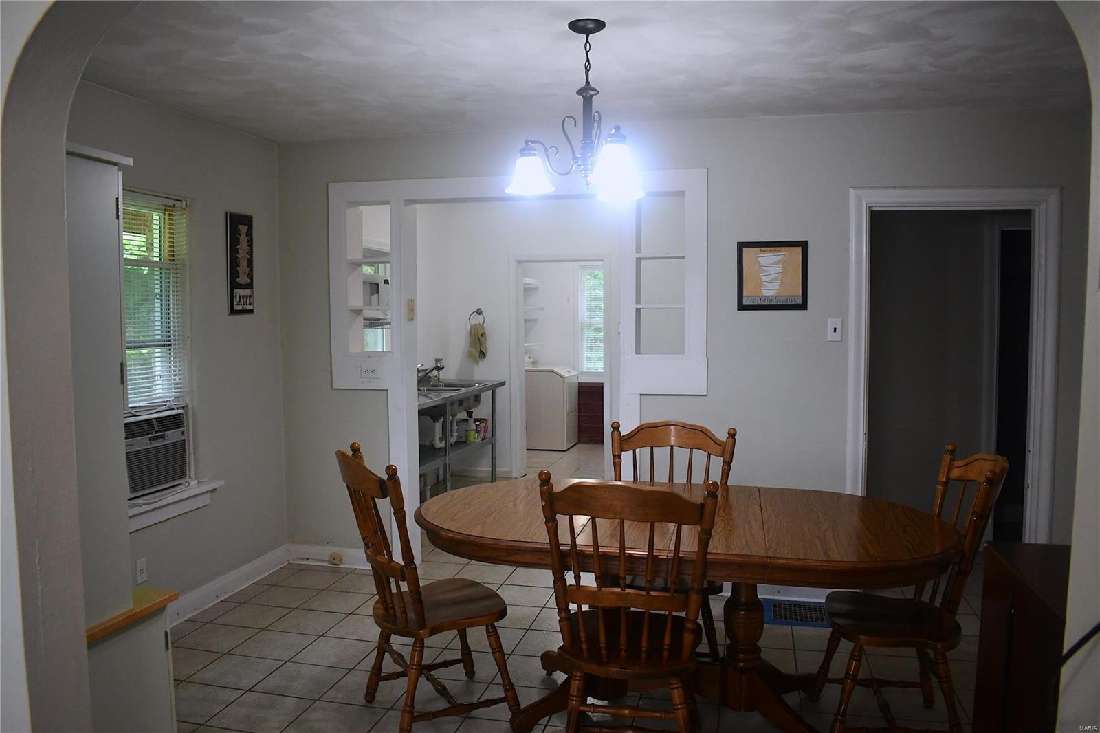 Farmington, Missouri 63640, United States, 2 Bedrooms Bedrooms, ,2 BathroomsBathrooms,Residential,Pending,56657