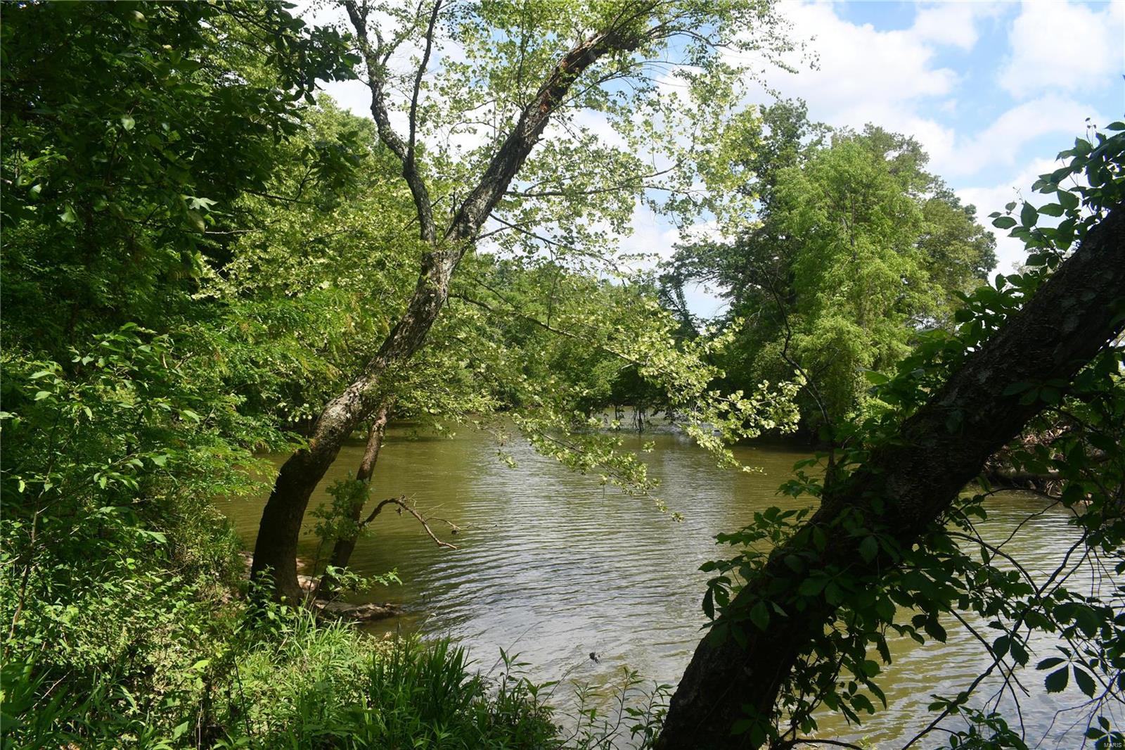 Farmington, Missouri 63640, United States, 2 Bedrooms Bedrooms, ,2 BathroomsBathrooms,Residential,Pending,56657