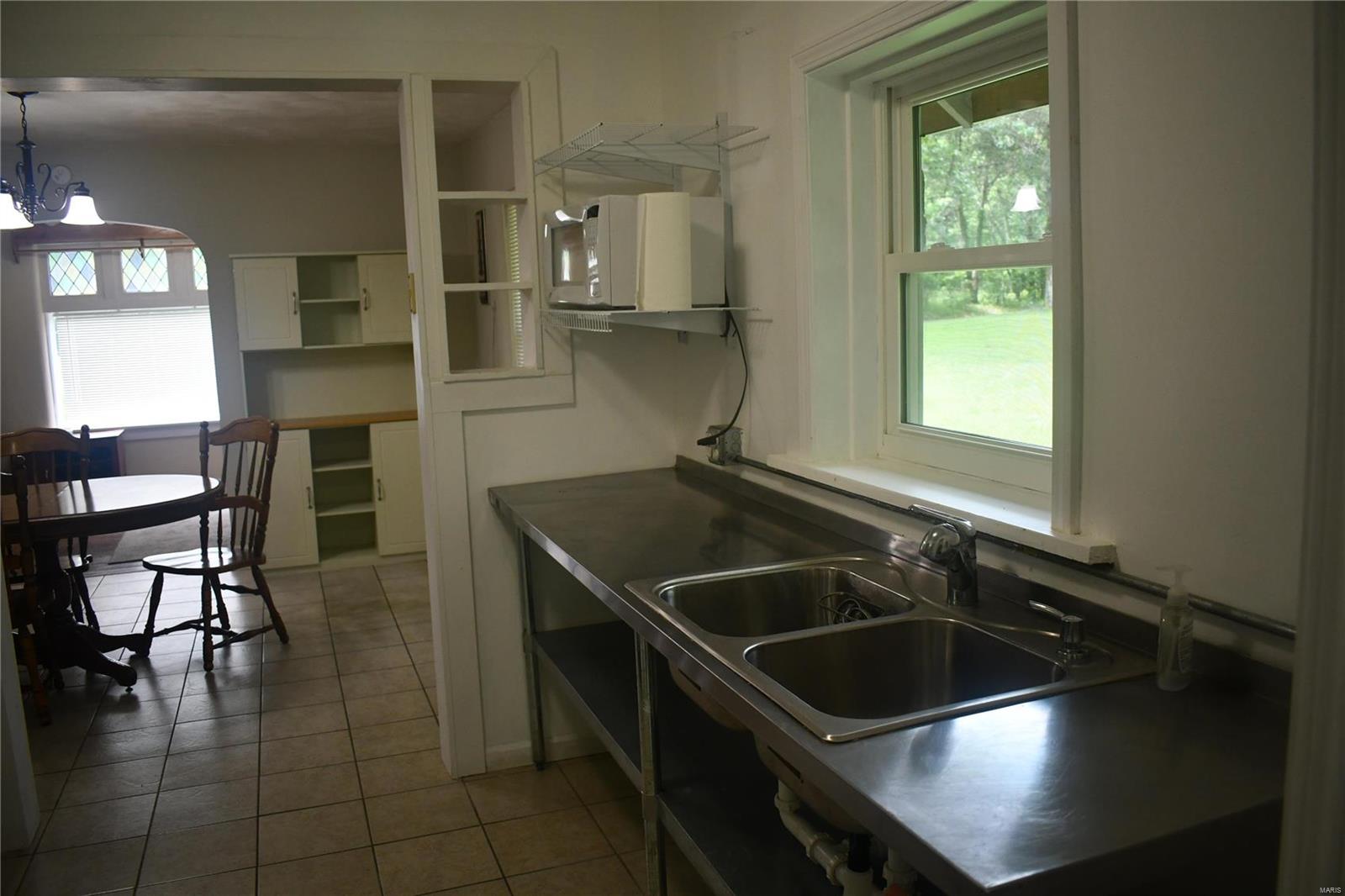 Farmington, Missouri 63640, United States, 2 Bedrooms Bedrooms, ,2 BathroomsBathrooms,Residential,Pending,56657