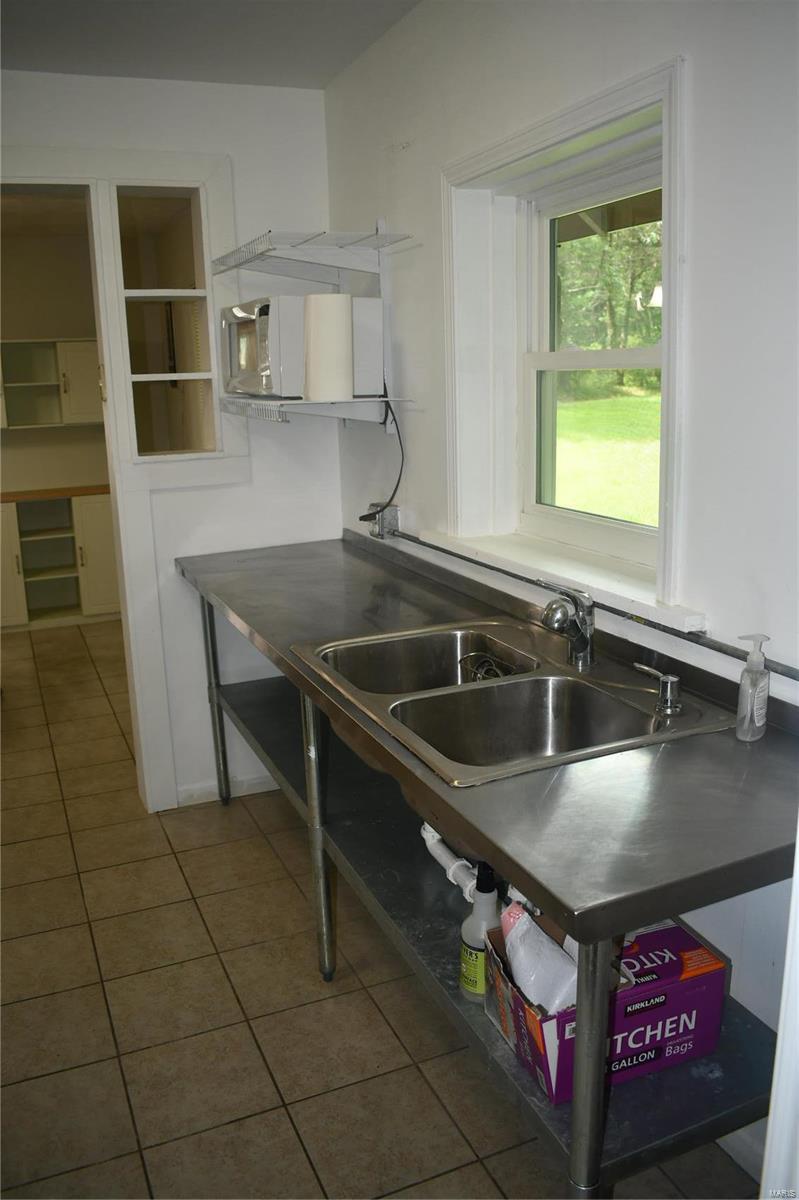 Farmington, Missouri 63640, United States, 2 Bedrooms Bedrooms, ,2 BathroomsBathrooms,Residential,Pending,56657