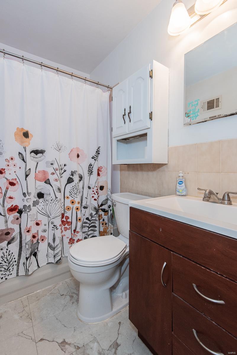 St Louis, Missouri 63125, United States, 2 Bedrooms Bedrooms, ,2 BathroomsBathrooms,Residential,Pending,7578