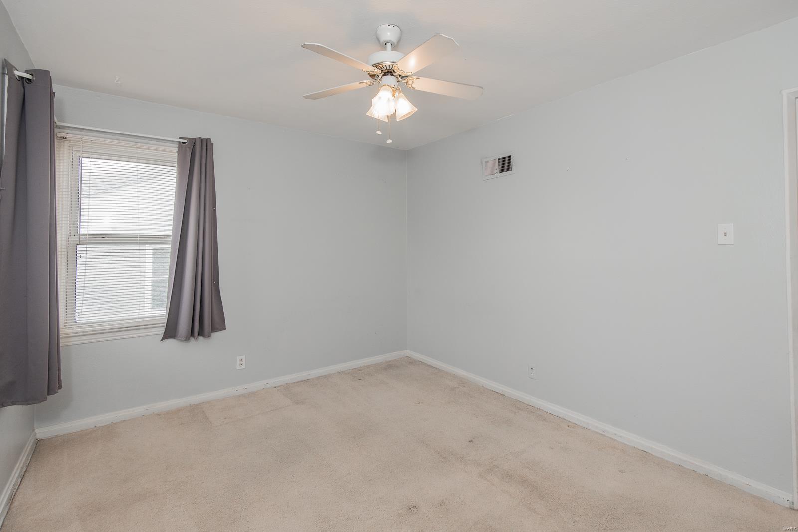 St Louis, Missouri 63125, United States, 2 Bedrooms Bedrooms, ,2 BathroomsBathrooms,Residential,Pending,7578