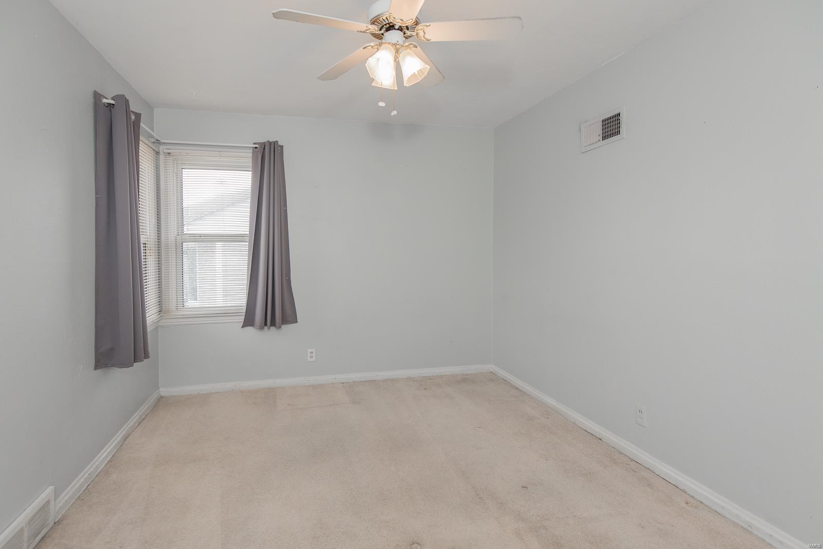 St Louis, Missouri 63125, United States, 2 Bedrooms Bedrooms, ,2 BathroomsBathrooms,Residential,Pending,7578