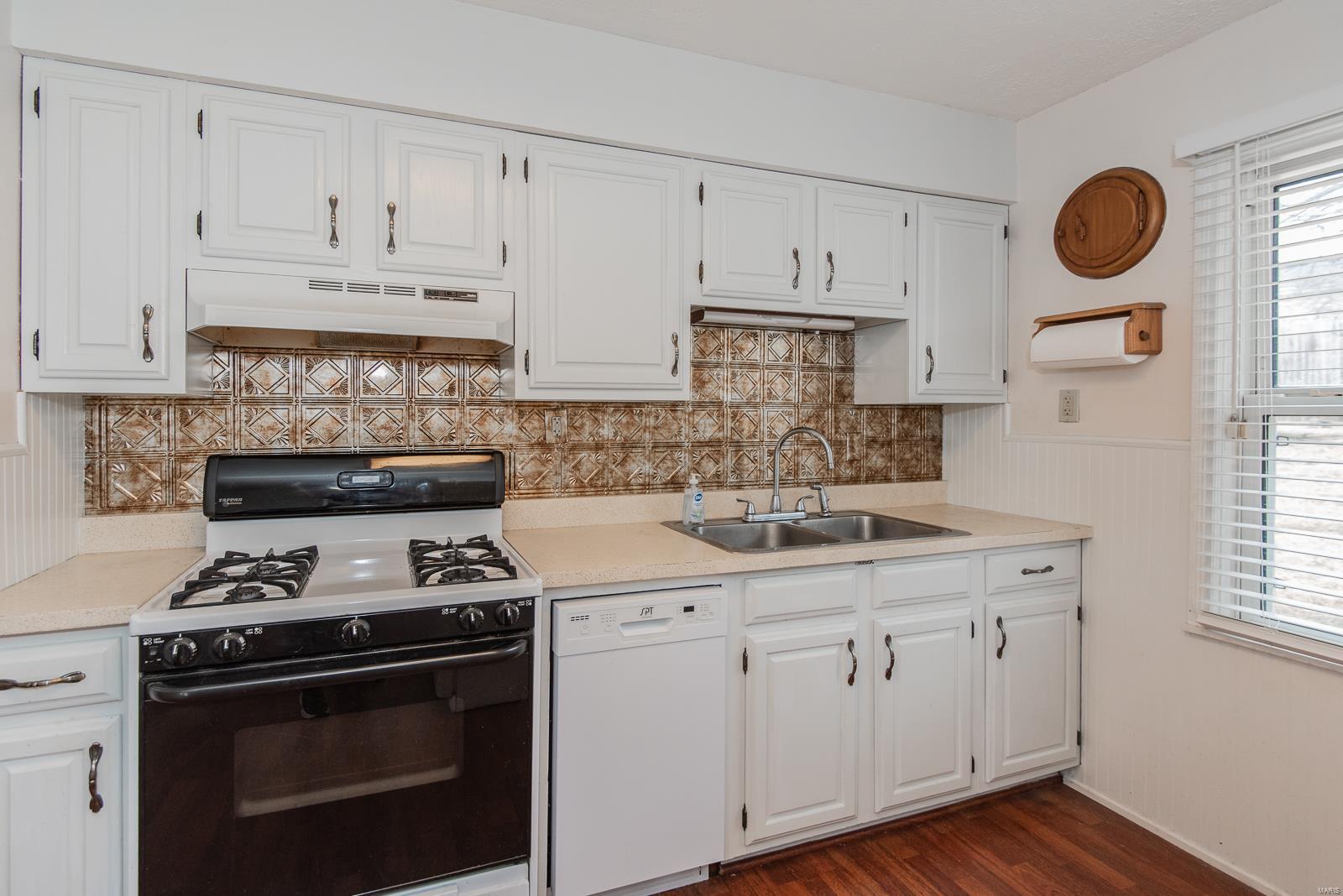 St Louis, Missouri 63125, United States, 2 Bedrooms Bedrooms, ,2 BathroomsBathrooms,Residential,Pending,7578