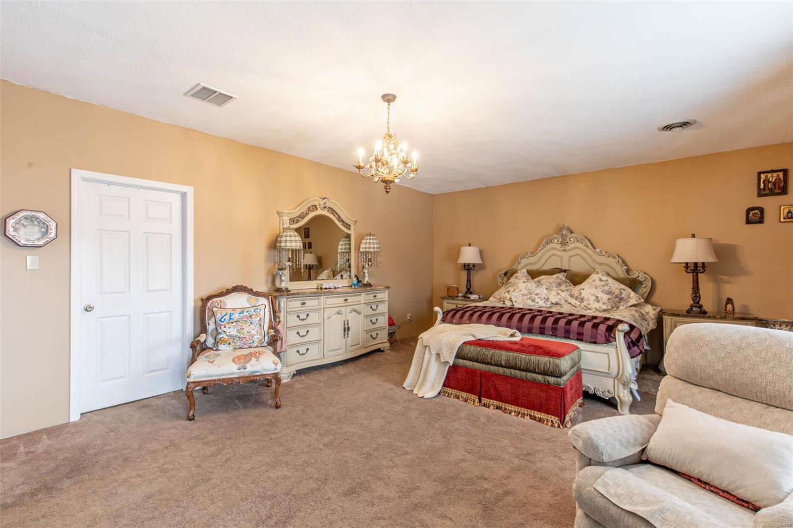 NON SUBDIVISION - Commercial Sale