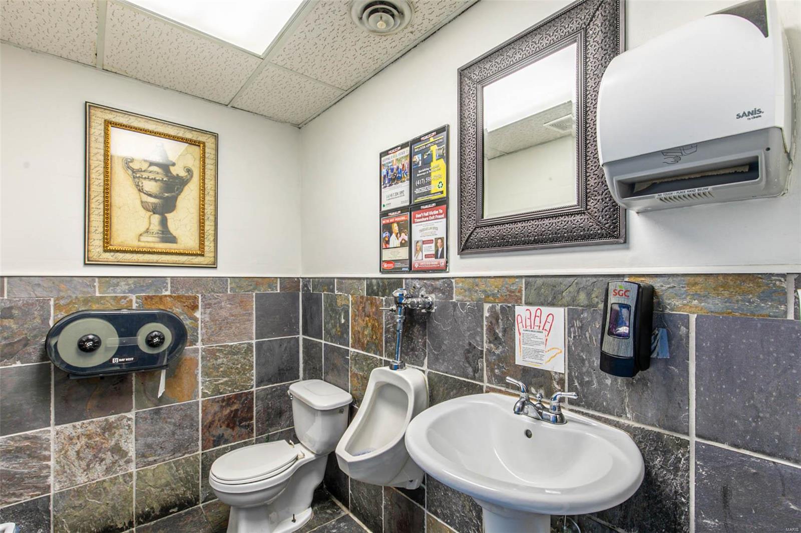 NON SUBDIVISION - Commercial Sale