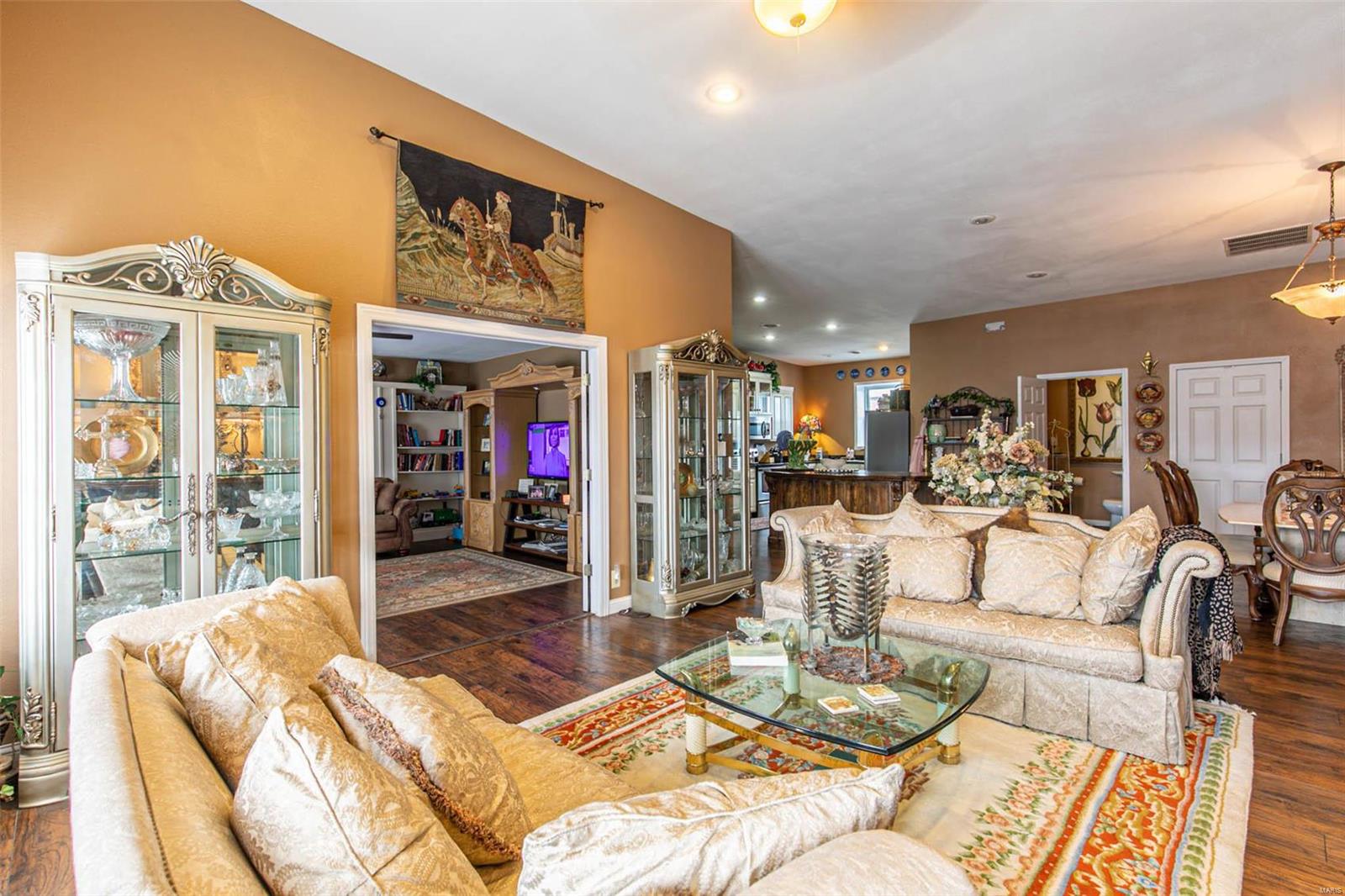 NON SUBDIVISION - Commercial Sale