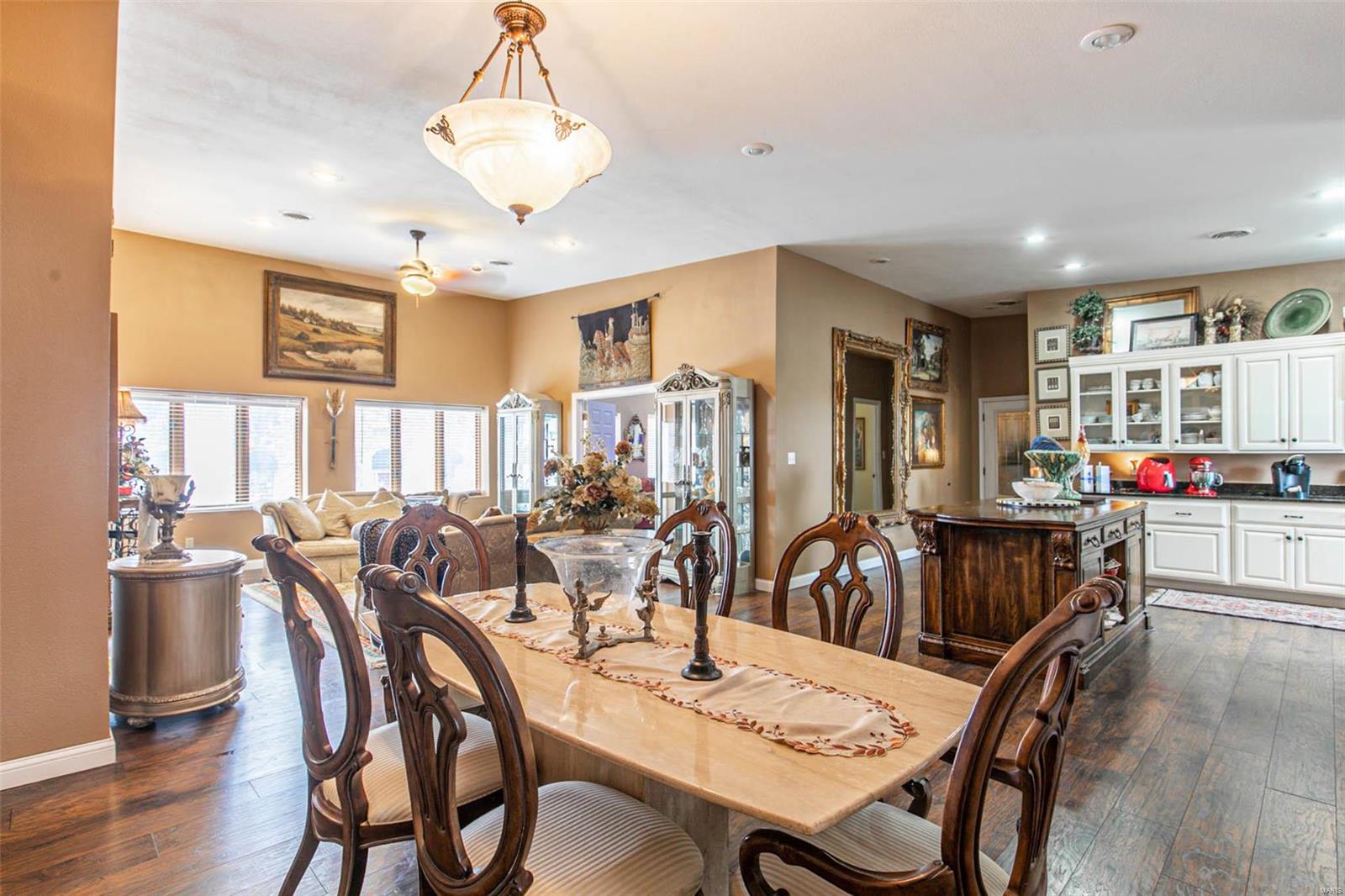 NON SUBDIVISION - Commercial Sale