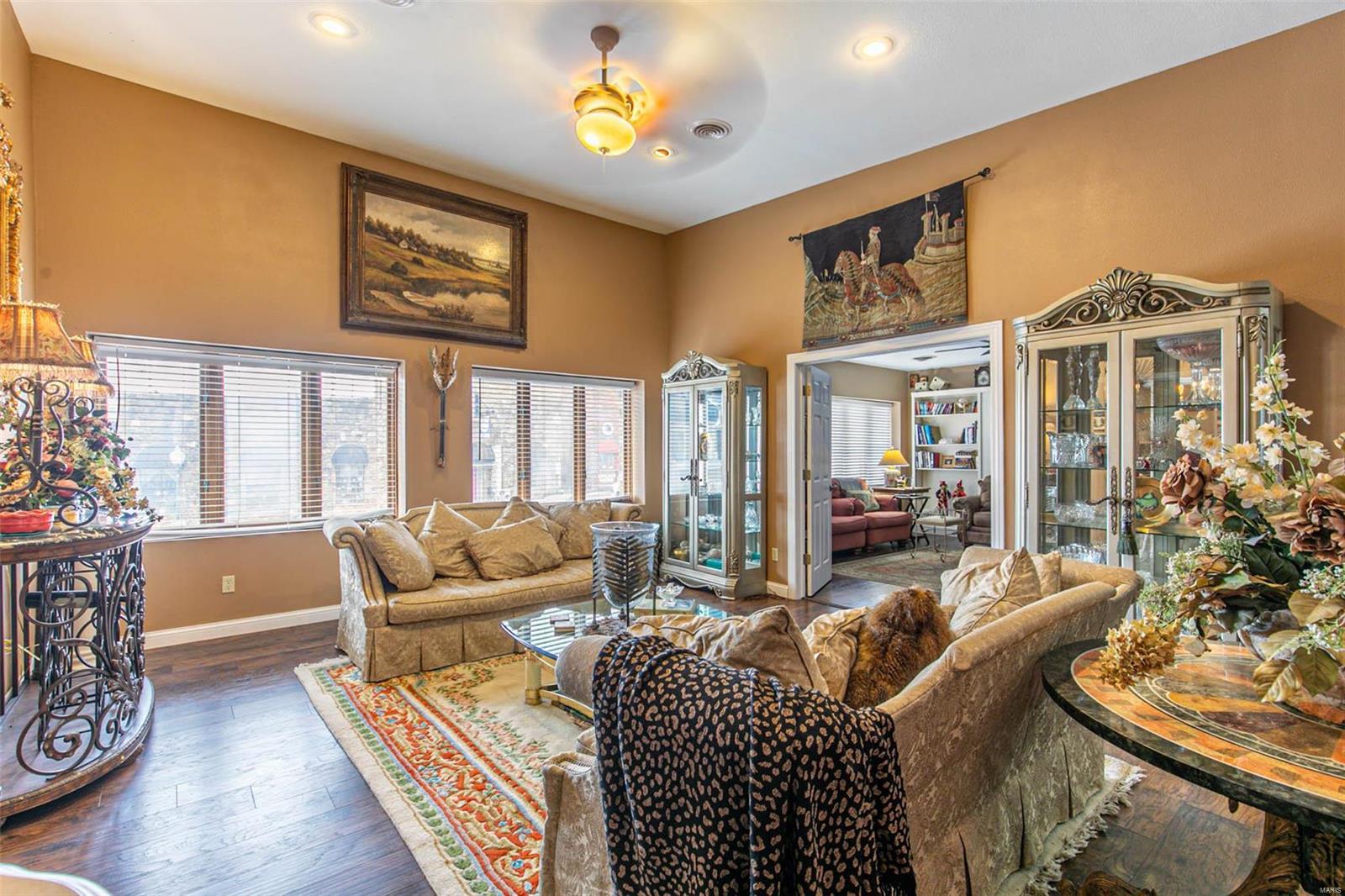 NON SUBDIVISION - Commercial Sale