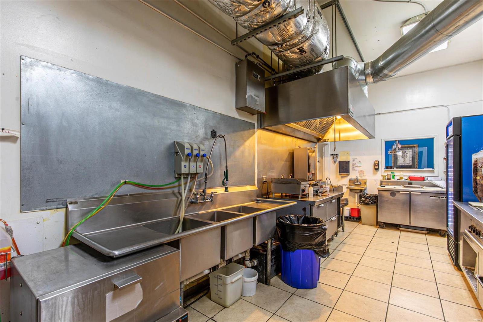 NON SUBDIVISION - Commercial Sale