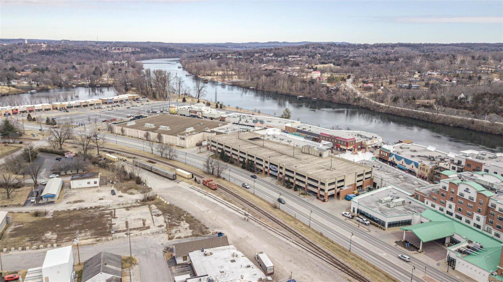 NON SUBDIVISION - Commercial Sale