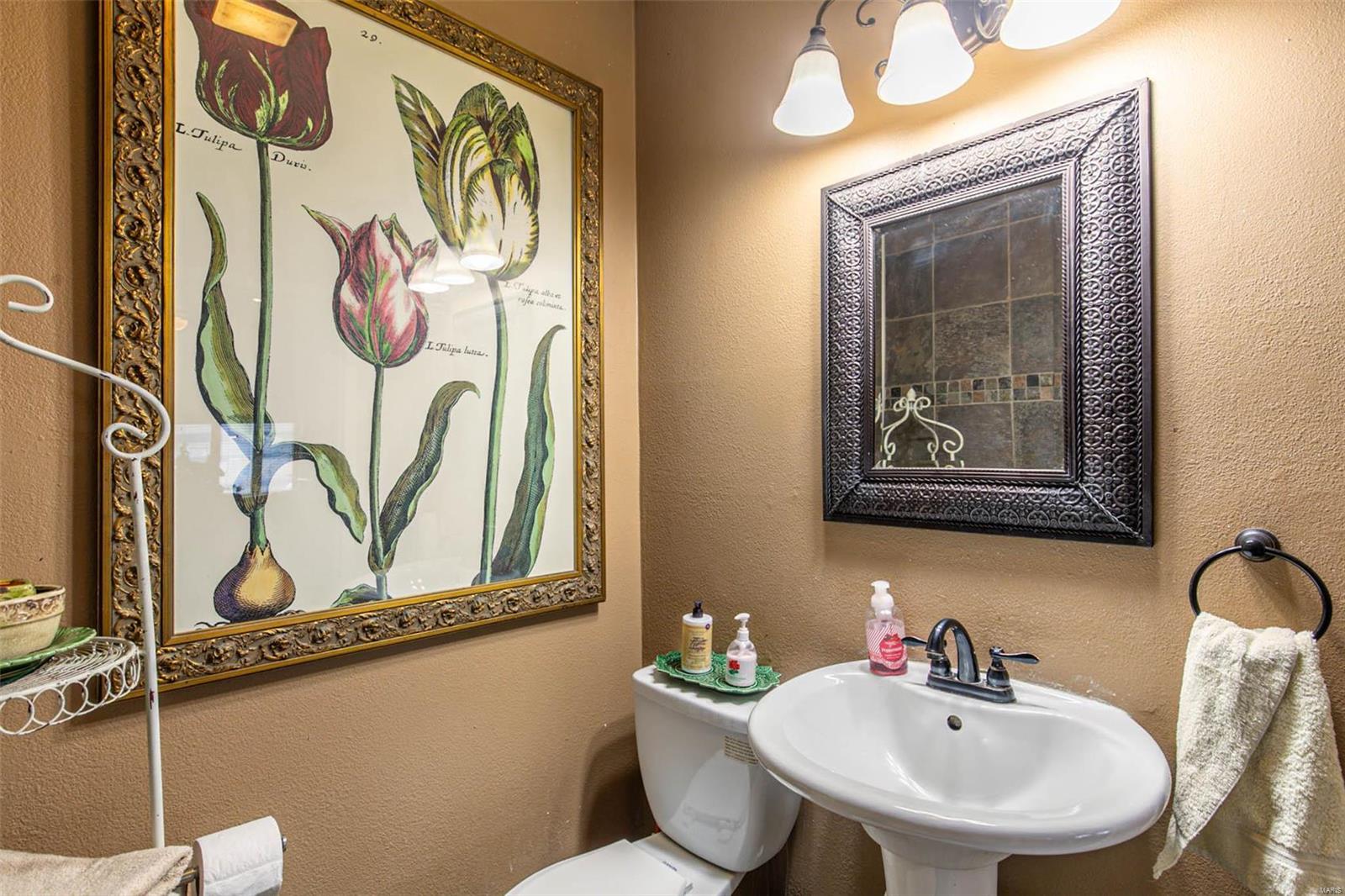 NON SUBDIVISION - Commercial Sale