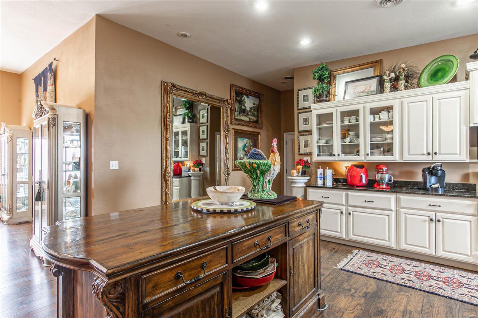 NON SUBDIVISION - Commercial Sale