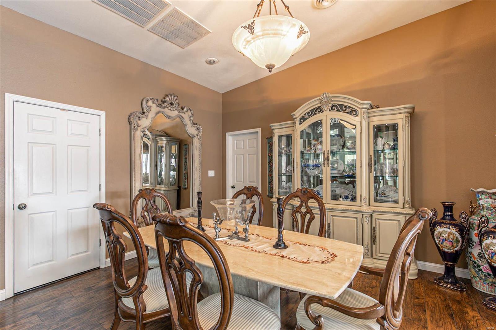 NON SUBDIVISION - Commercial Sale