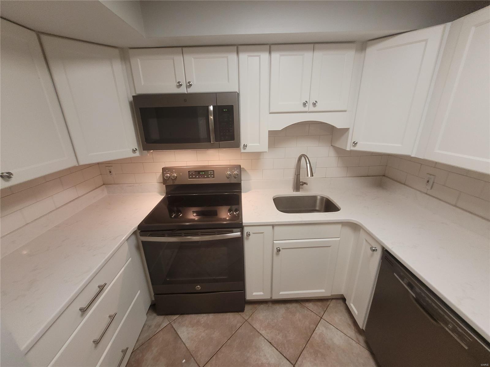 Brentwood Forest Condo Ph Six - Residential