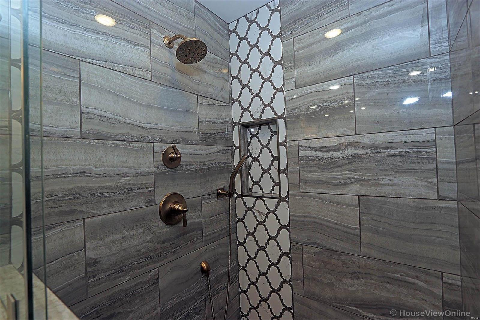 Chateau Oaks - Residential