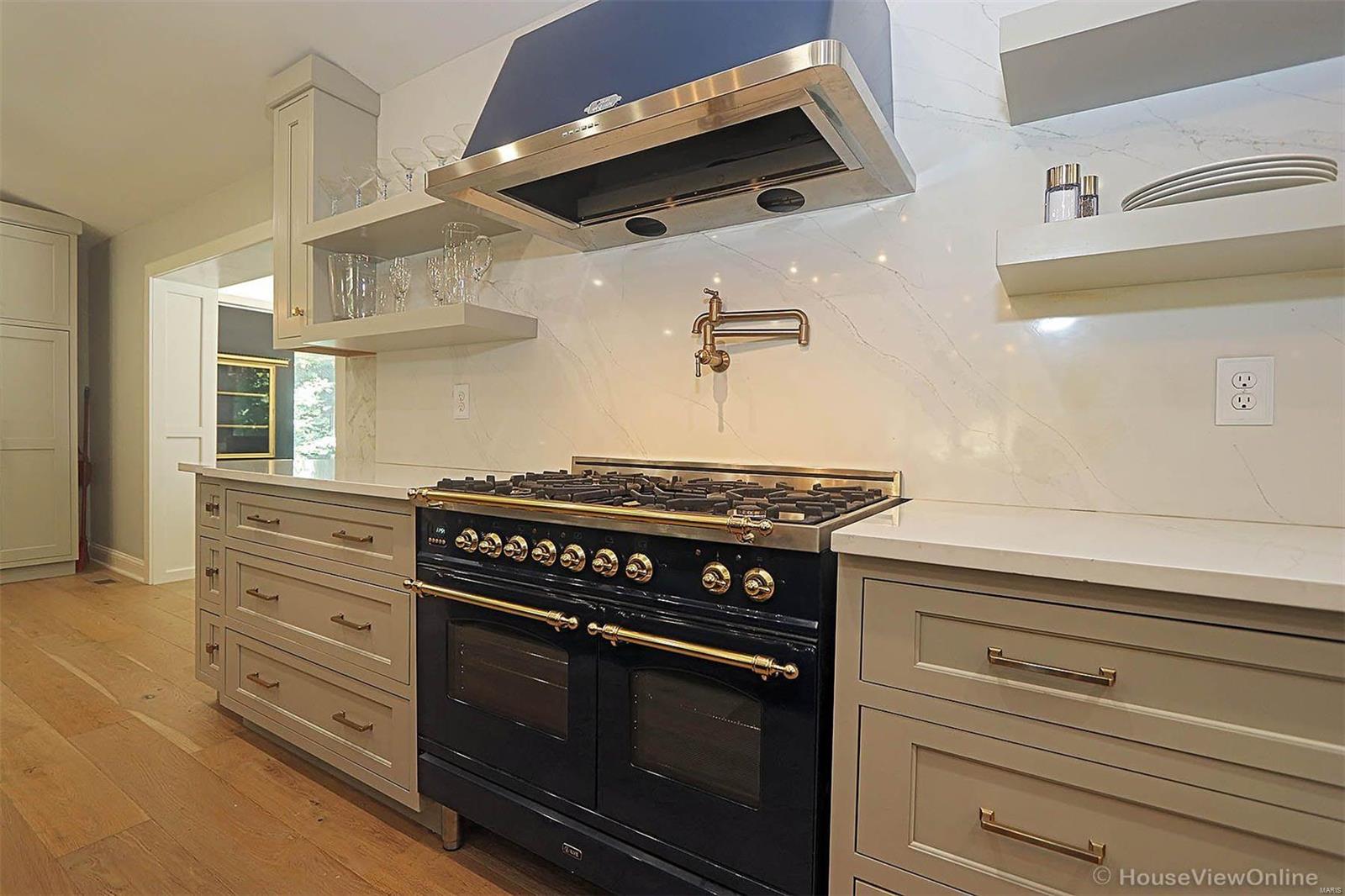 Chateau Oaks - Residential