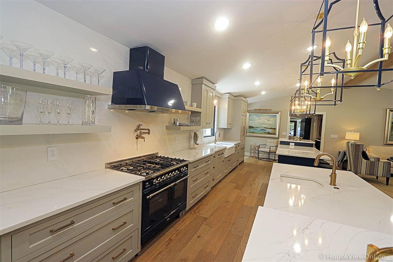 Chateau Oaks - Residential