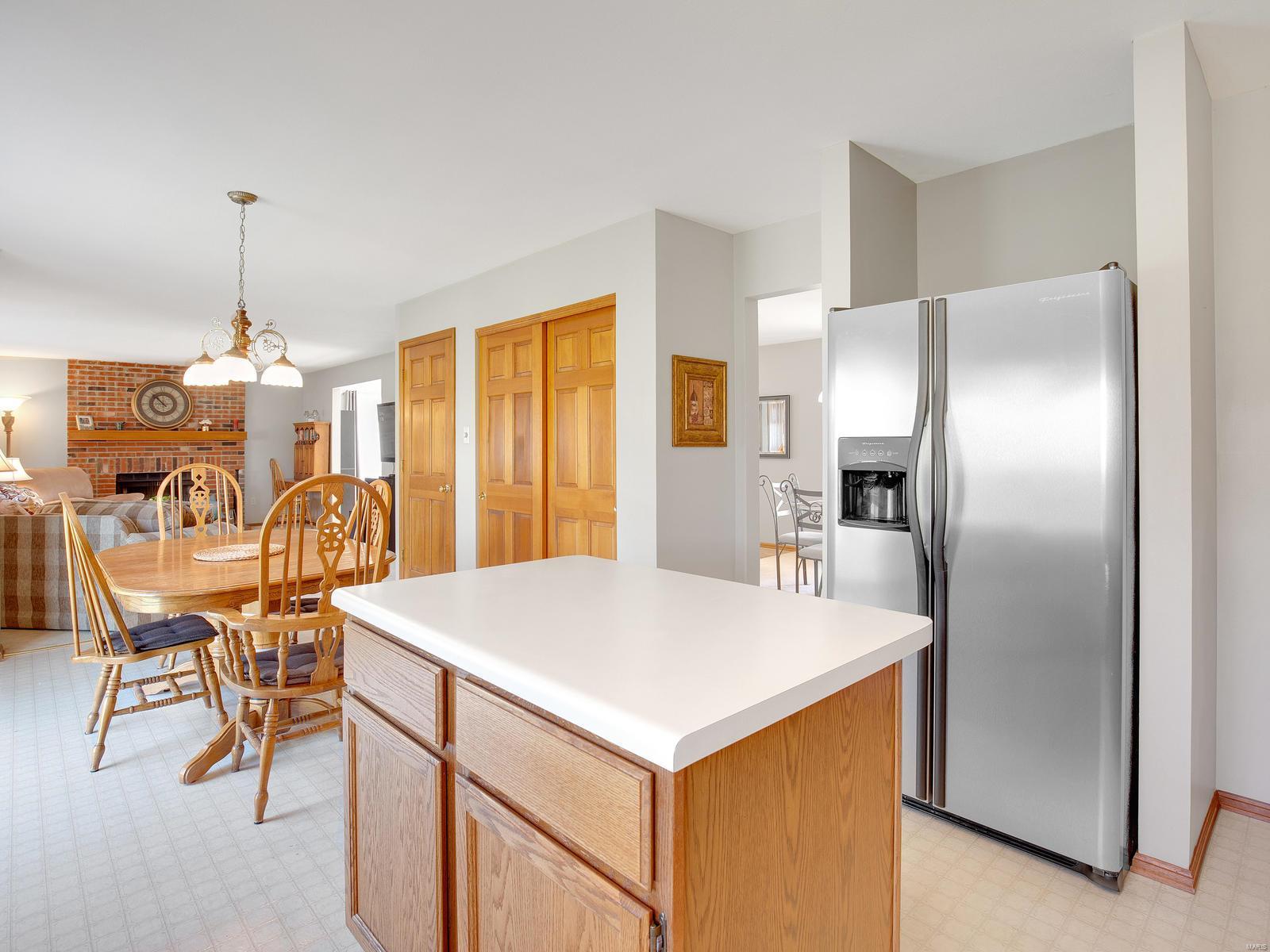 Twin Chimneys Village E Plum Grove - Residential