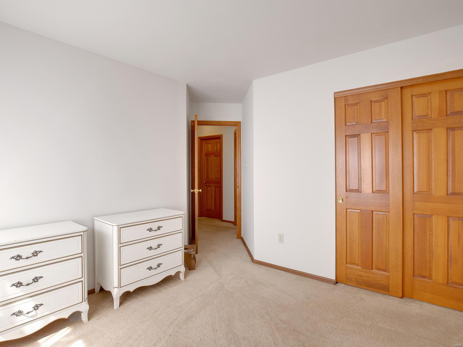 Twin Chimneys Village E Plum Grove - Residential