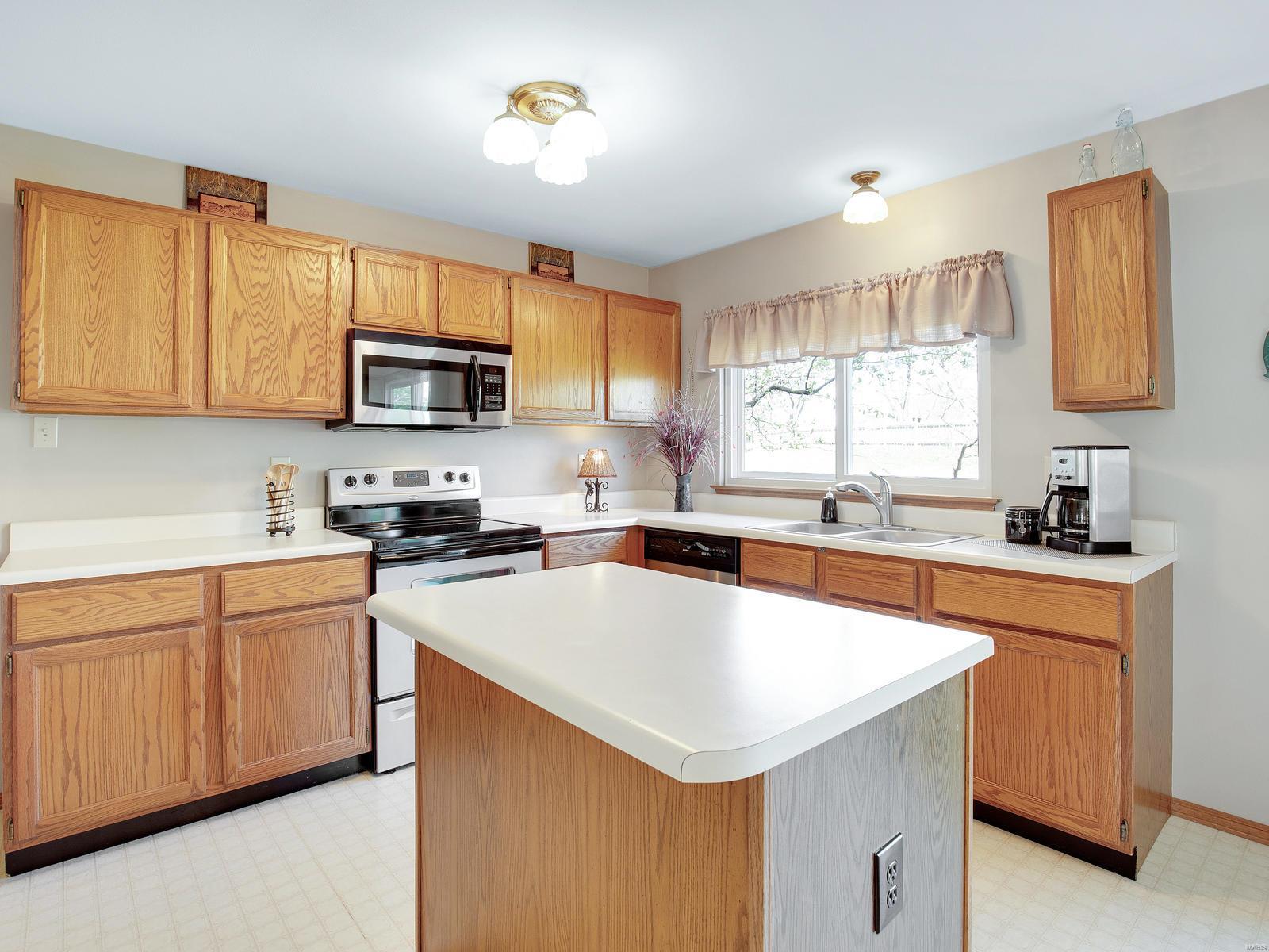 Twin Chimneys Village E Plum Grove - Residential