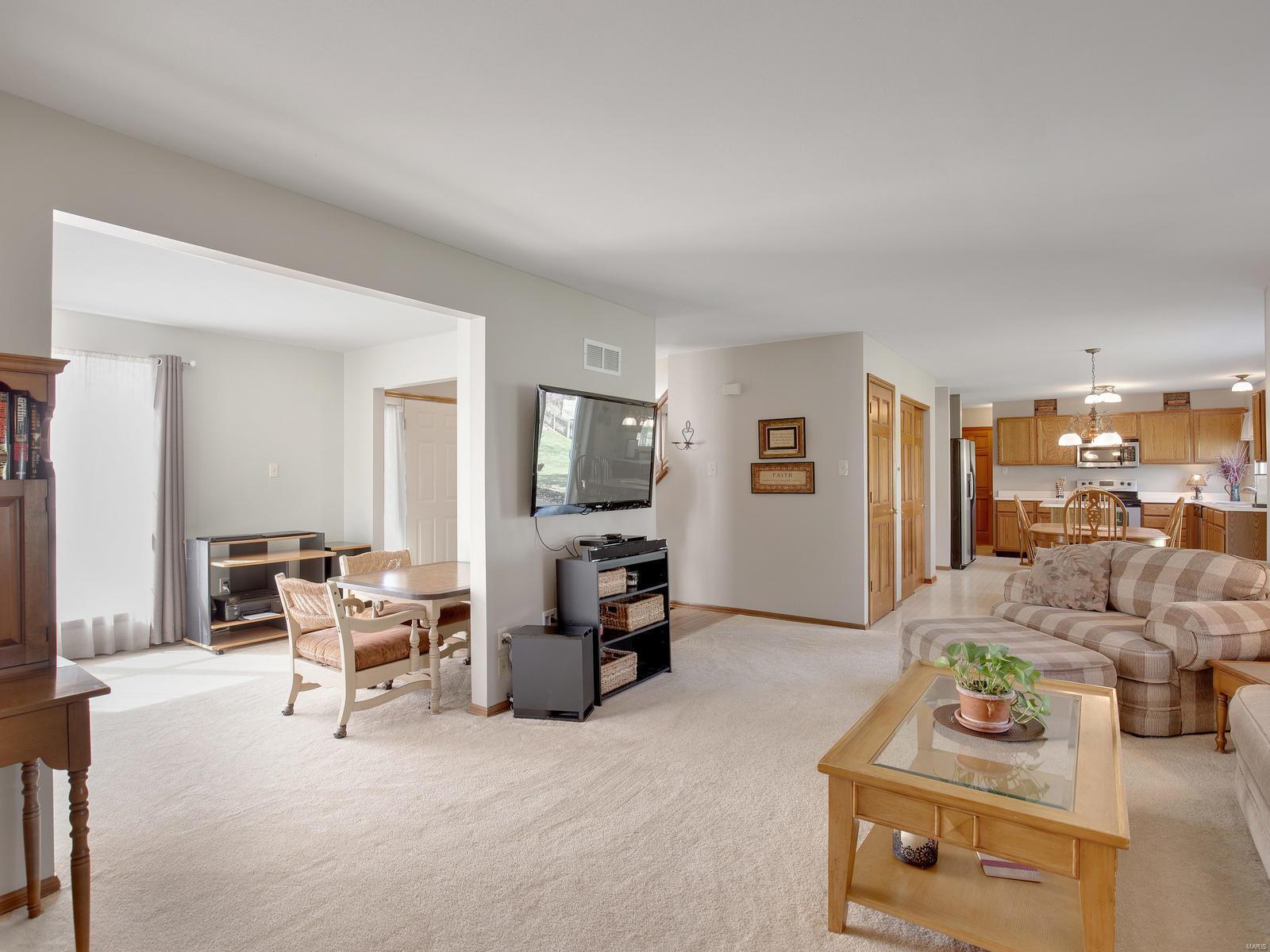 Twin Chimneys Village E Plum Grove - Residential