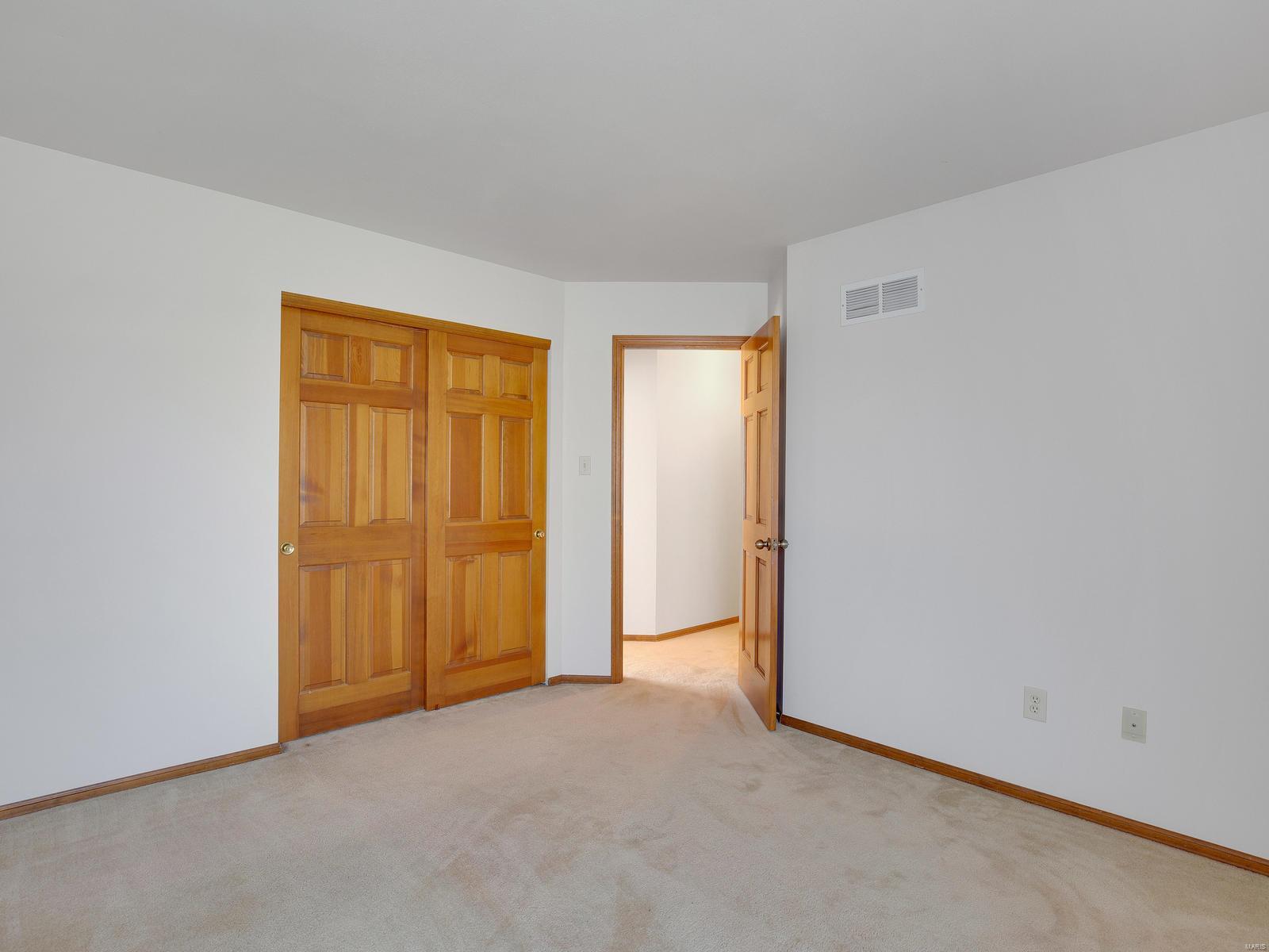 Twin Chimneys Village E Plum Grove - Residential