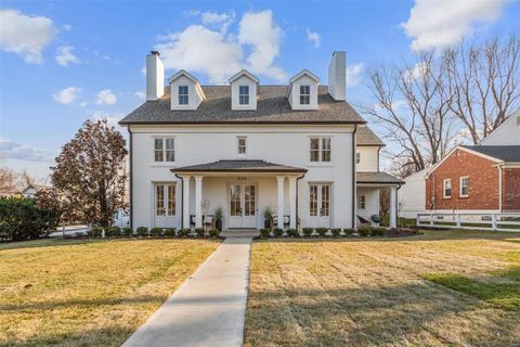Photo of 830 Hawbrook Road, Glendale, MO 63122 (MLS # 23013408)