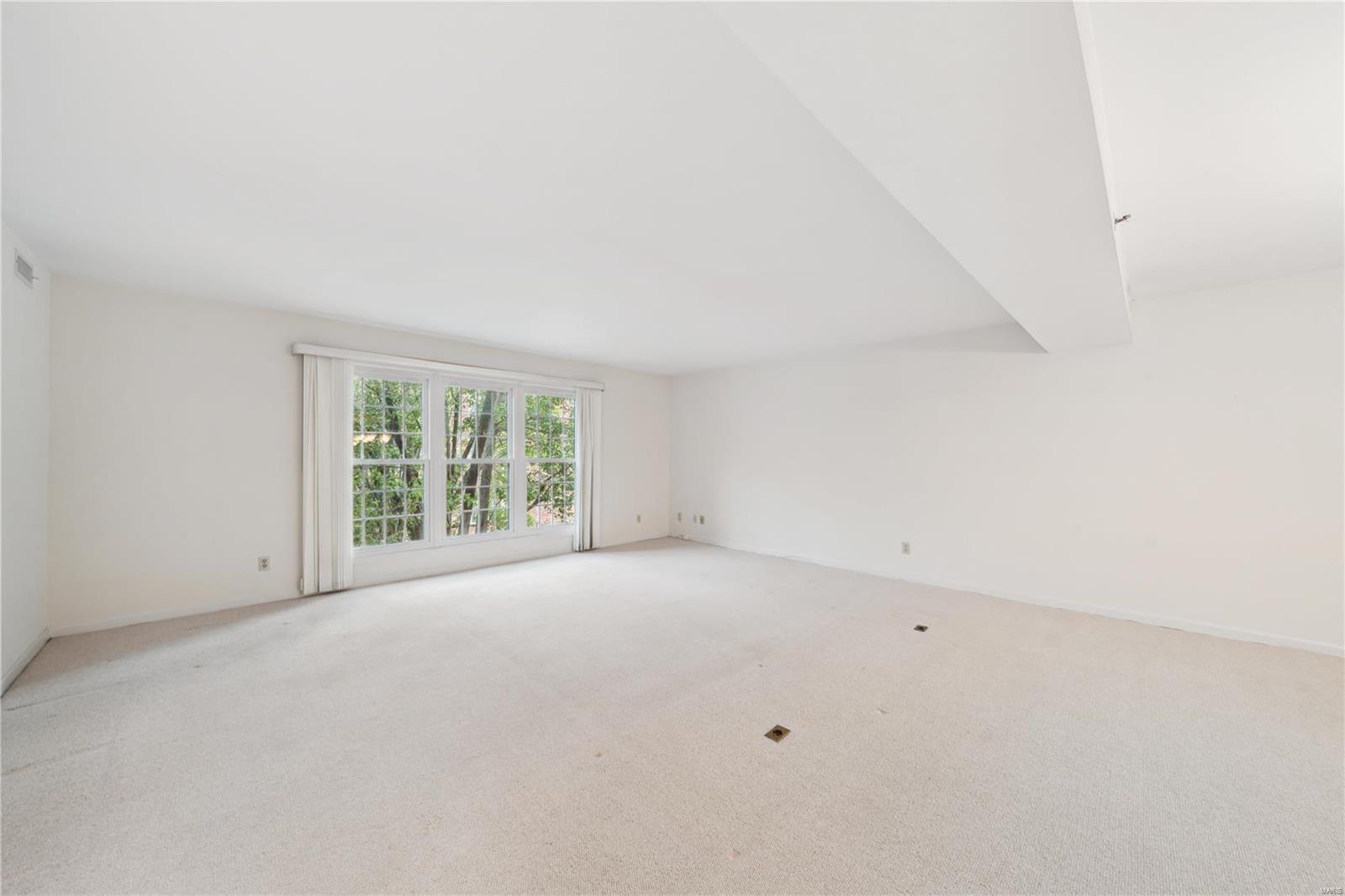 Villas At Golfview Condo The - Residential