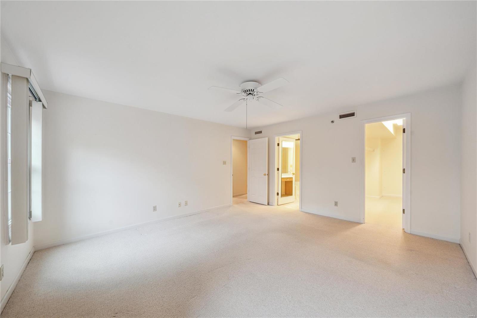 Villas At Golfview Condo The - Residential