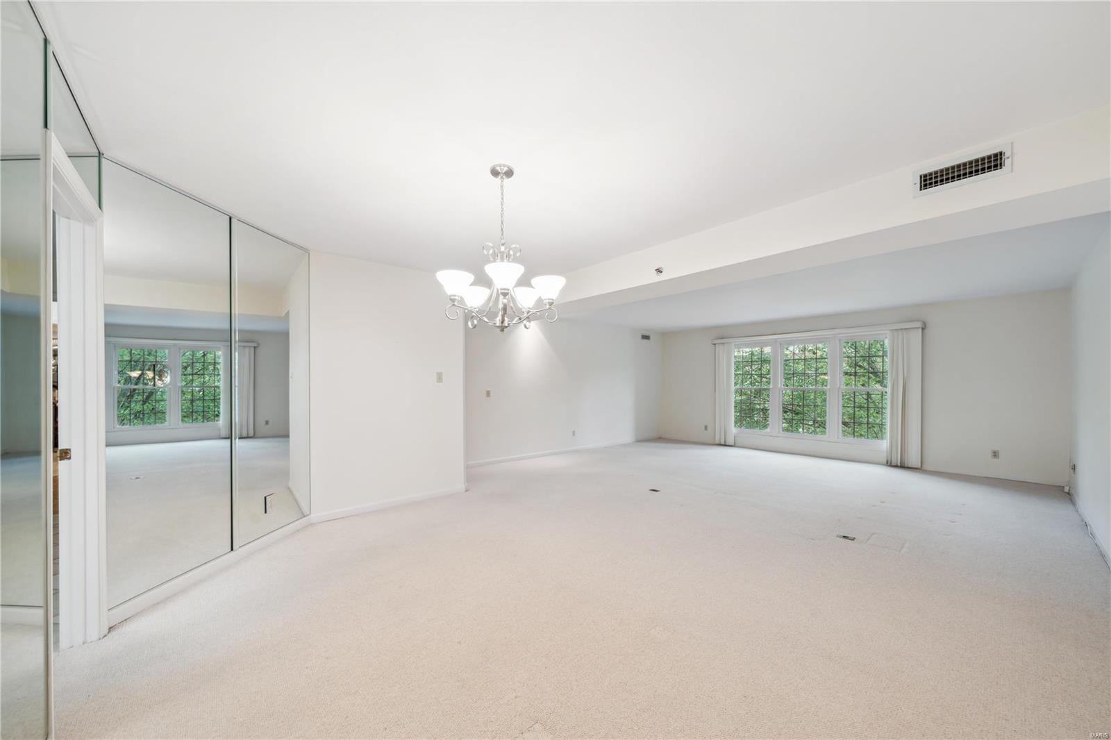 Villas At Golfview Condo The - Residential