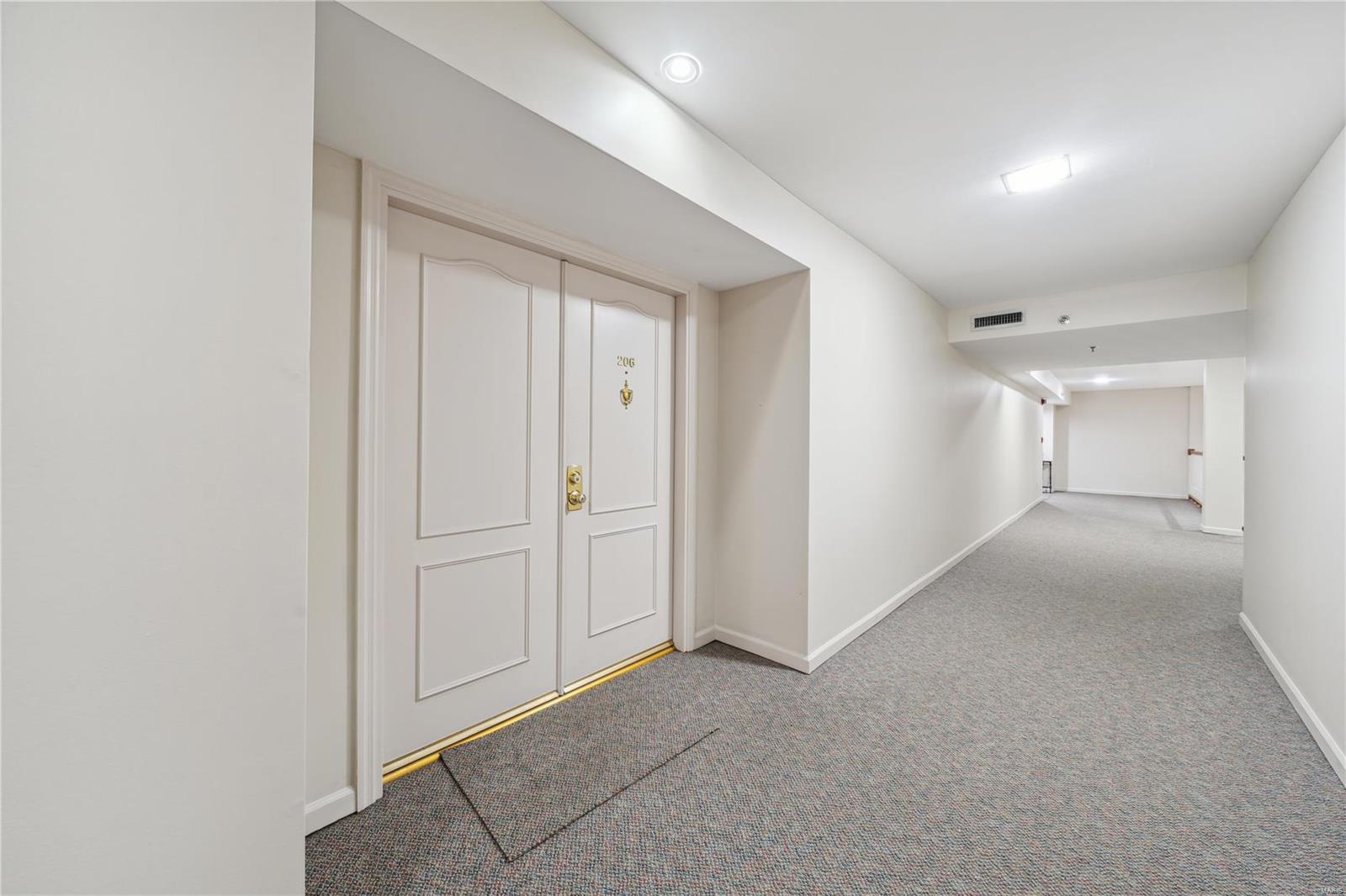 Villas At Golfview Condo The - Residential