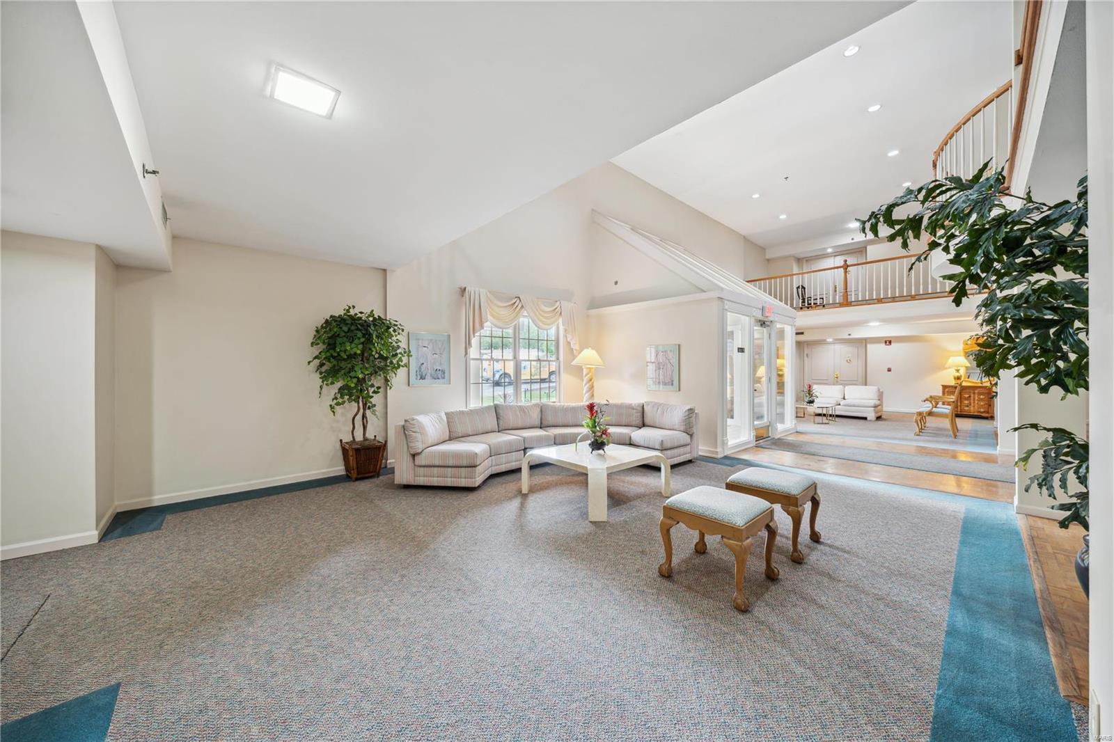 Villas At Golfview Condo The - Residential