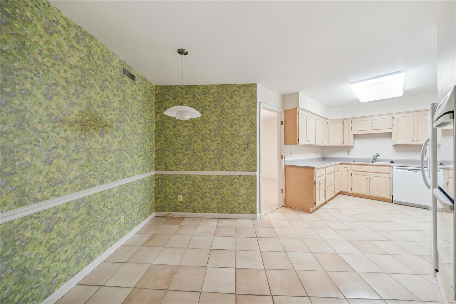 Villas At Golfview Condo The - Residential