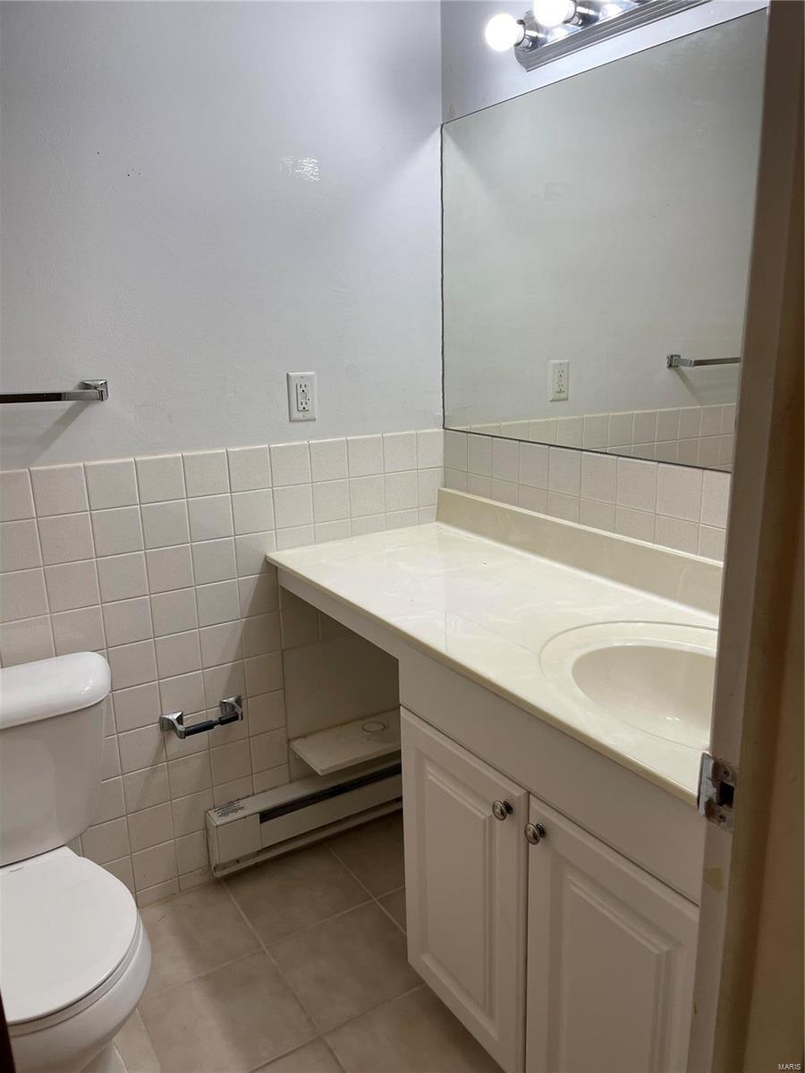 Hazelcrest III Condo - Residential