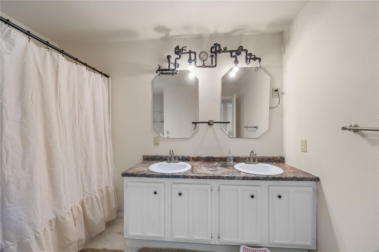 Bonne Terre, Missouri 63628, United States, 3 Bedrooms Bedrooms, ,2 BathroomsBathrooms,Residential,Coming Soon,98788