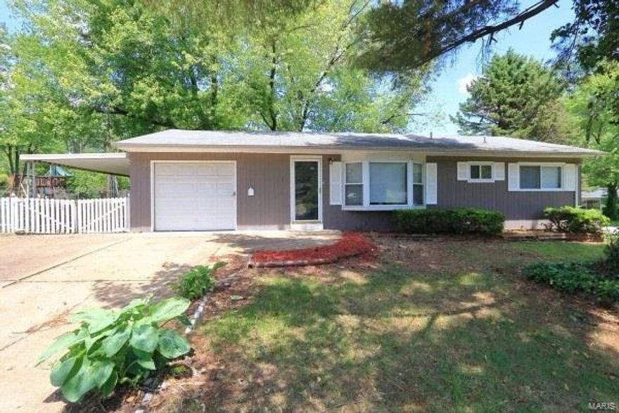 Add this one to your portfolio!  Selling AS IS, Seller will do no repairs, warranties or inspections.
Seller requests that Buyer closes with Integrity Title Solutions.