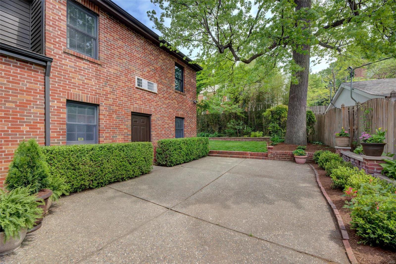 Davis Place - Residential