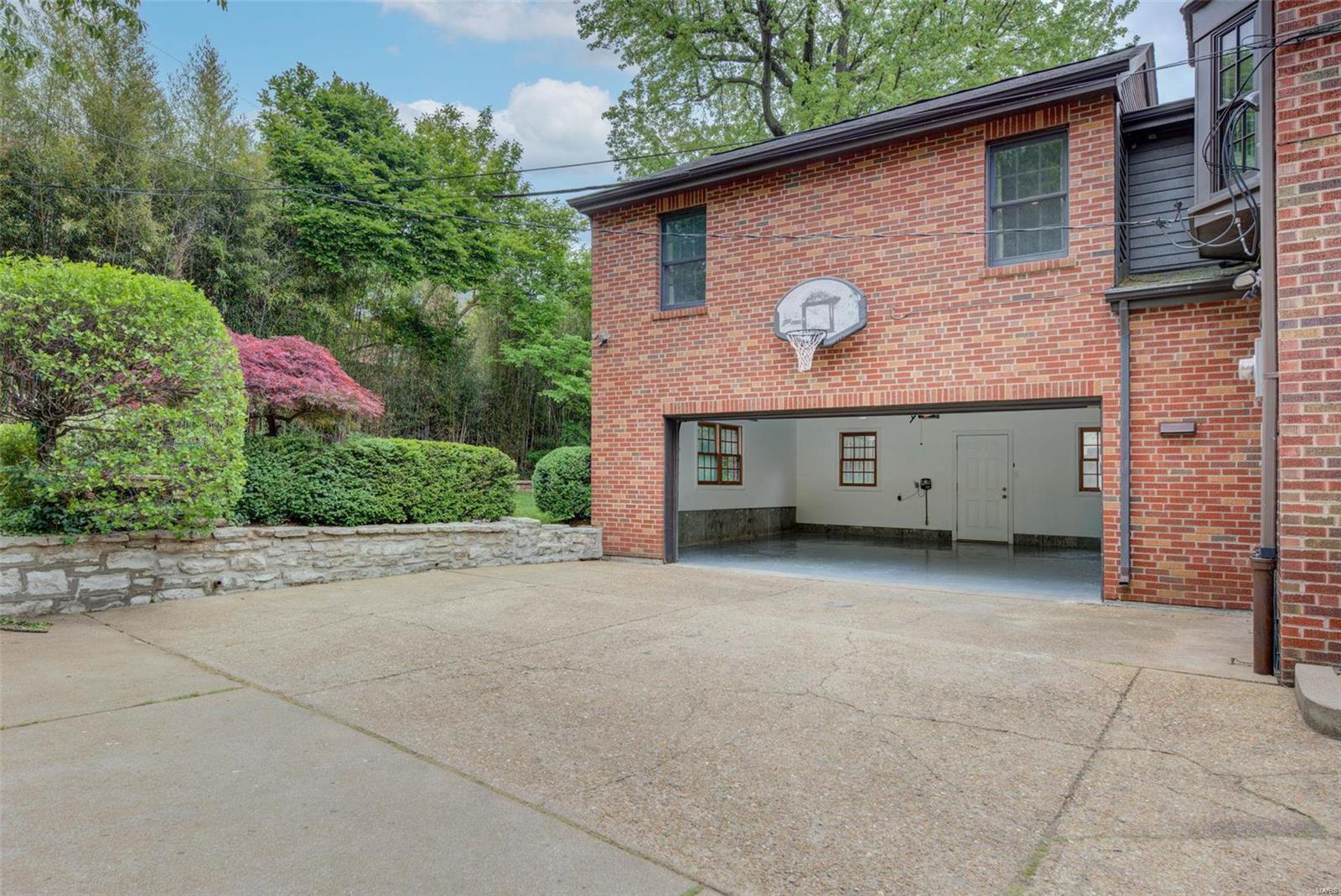 Davis Place - Residential