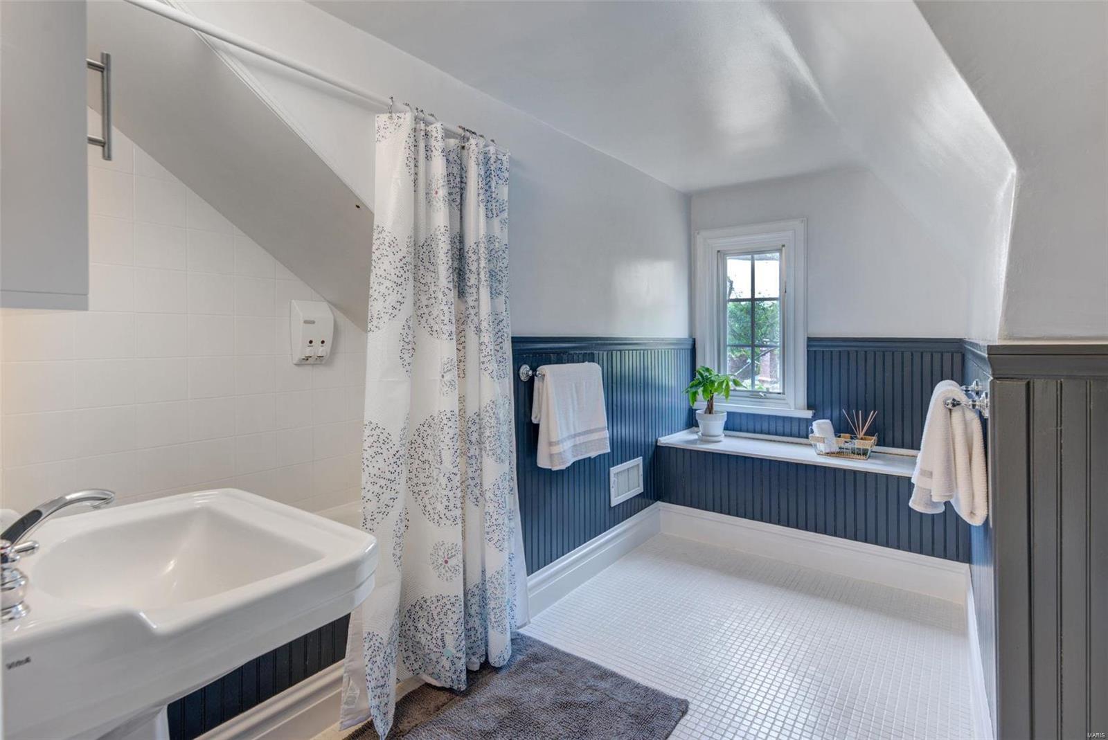 Davis Place - Residential