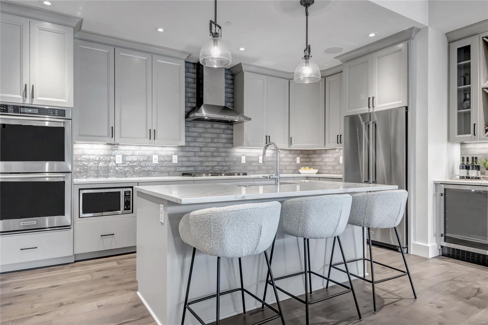 Barclay First Amd Condo The - Residential