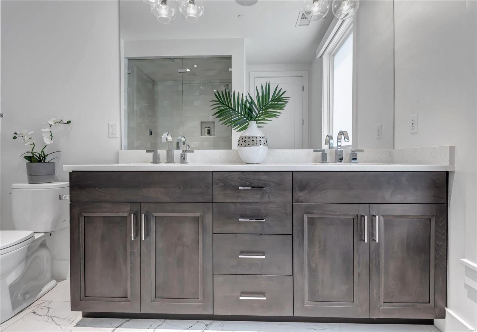 Barclay First Amd Condo The - Residential