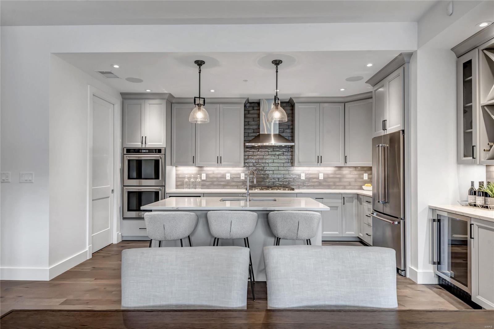 Barclay First Amd Condo The - Residential