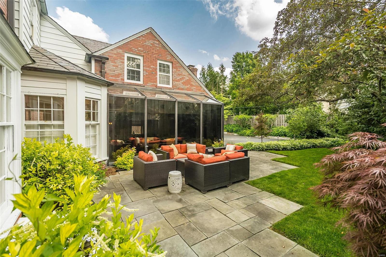 Davis Place - Residential