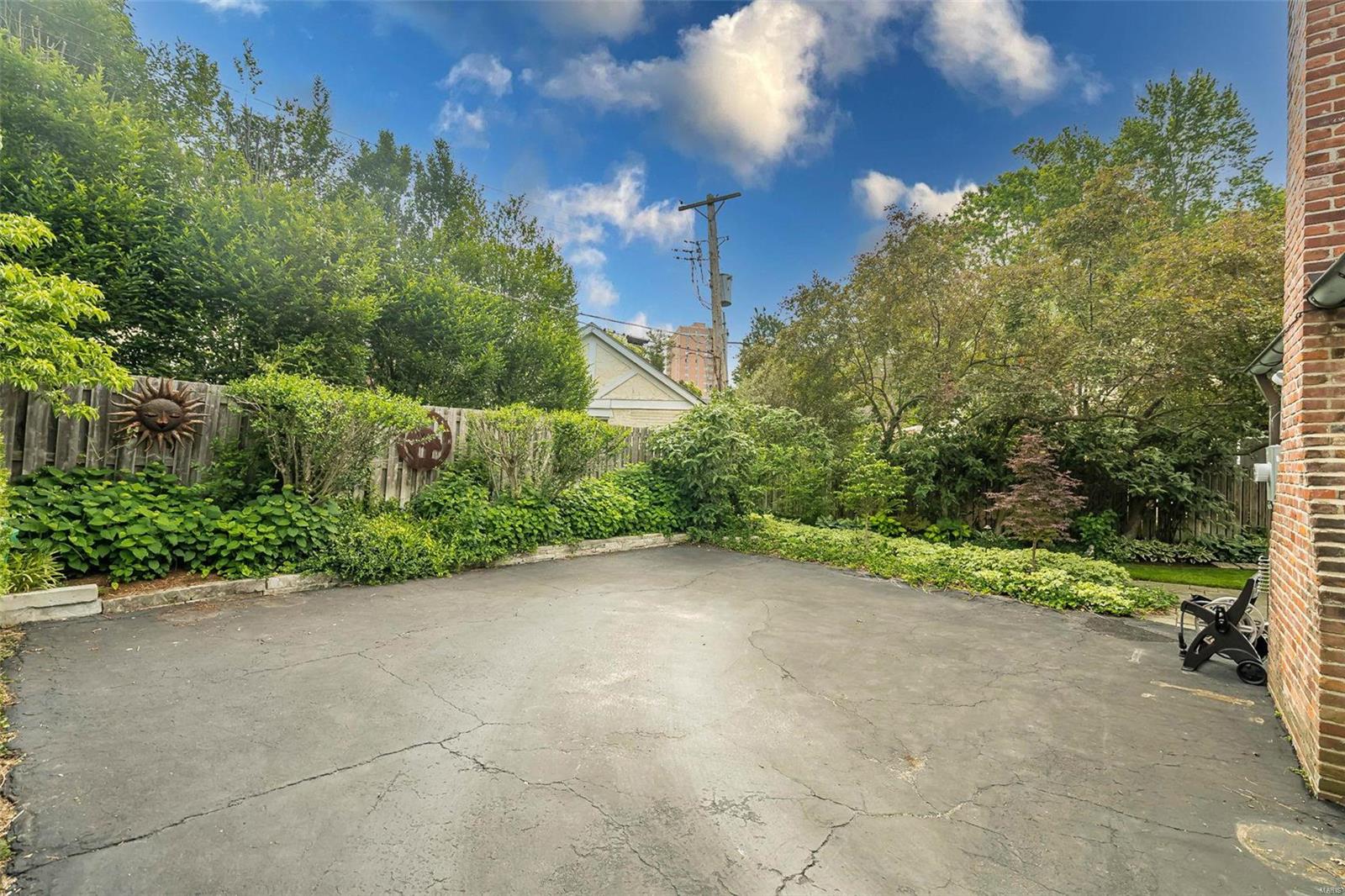 Davis Place - Residential