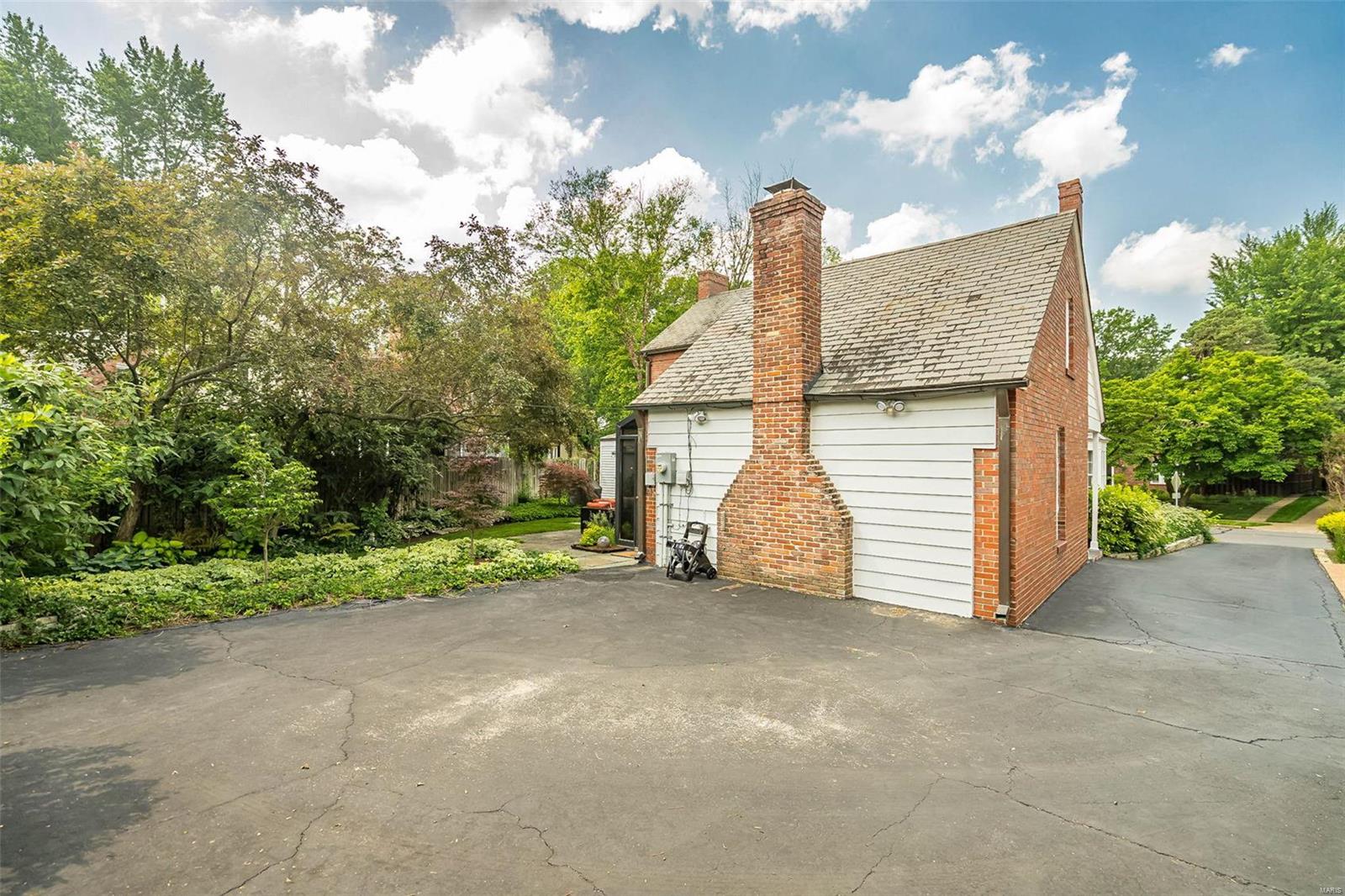 Davis Place - Residential