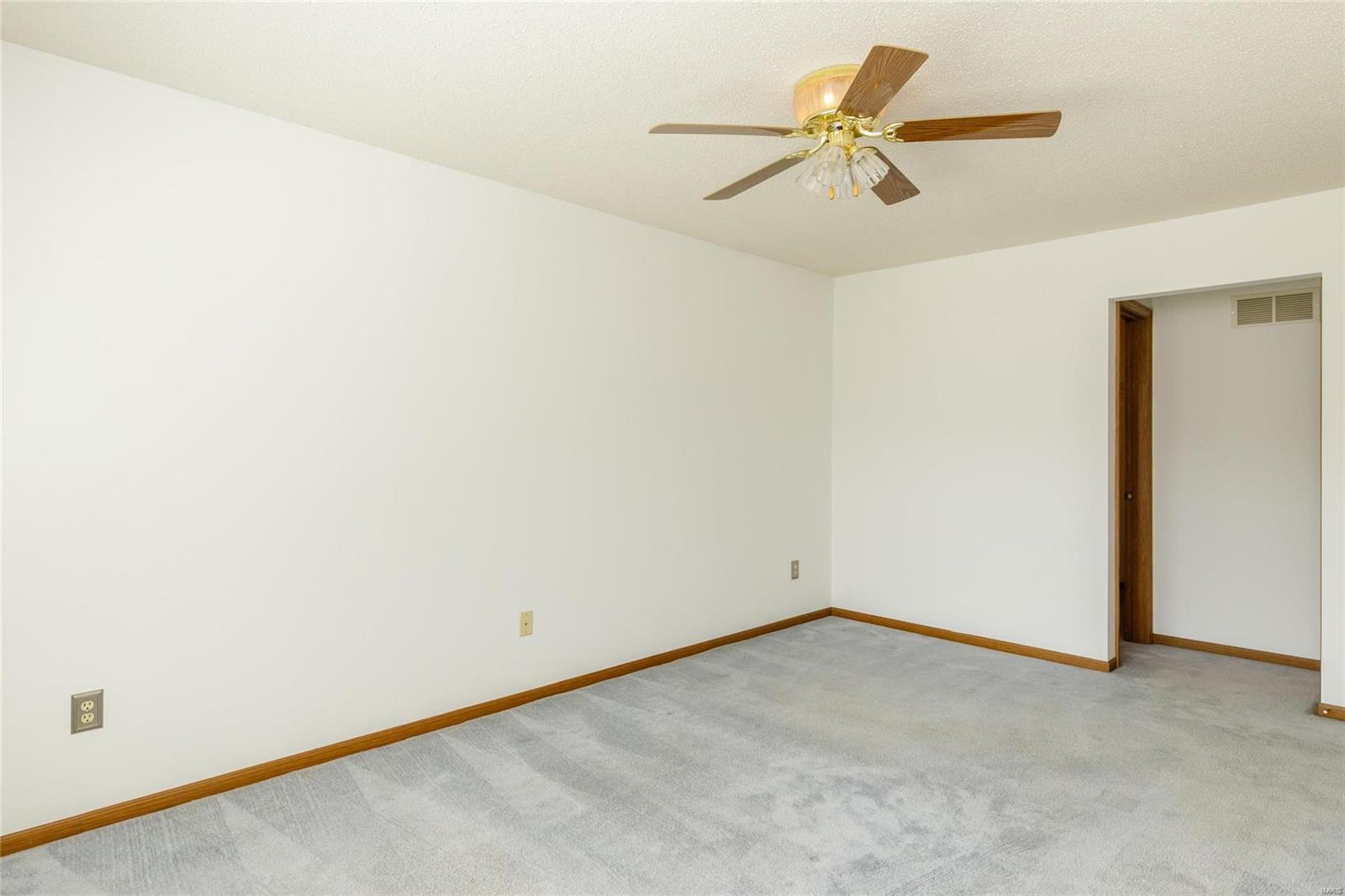 Monticello Manor - Residential