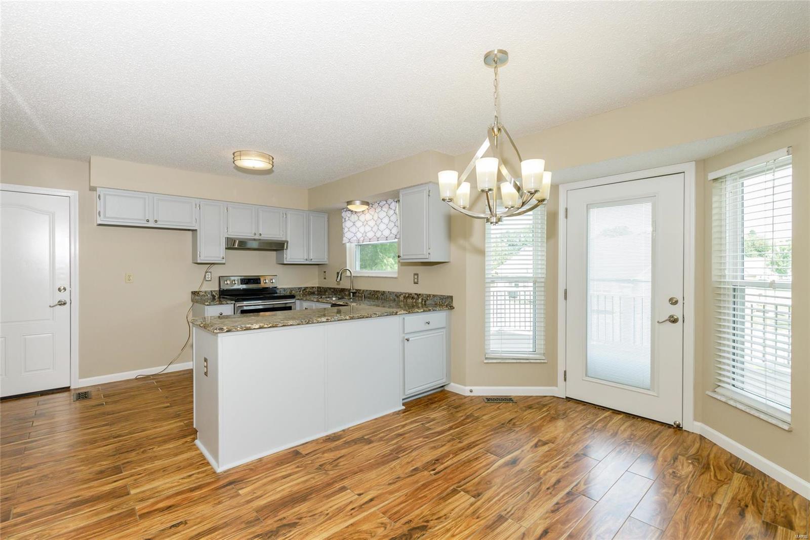 Monticello Manor - Residential